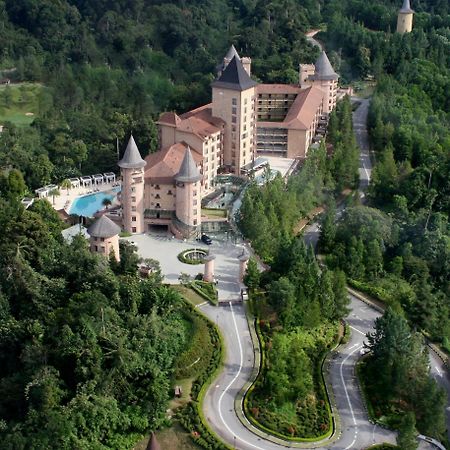 The Chateau Spa & Wellness Resort Bukit Tinggi Kültér fotó Aerial view