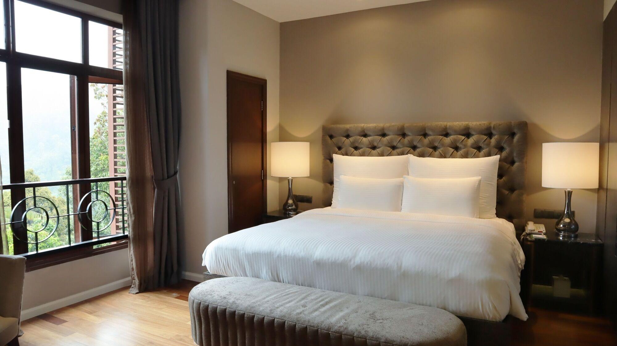 The Chateau Spa & Wellness Resort Bukit Tinggi Kültér fotó Deluxe Room
