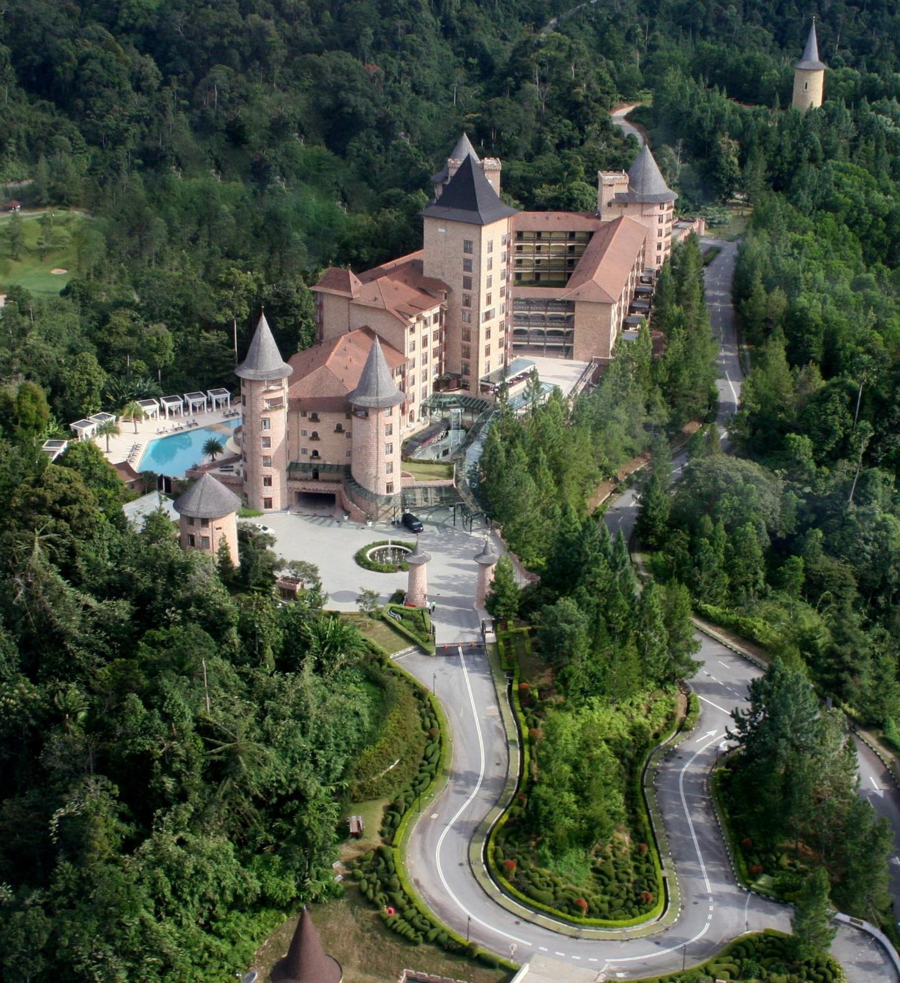 The Chateau Spa & Wellness Resort Bukit Tinggi Kültér fotó Aerial view